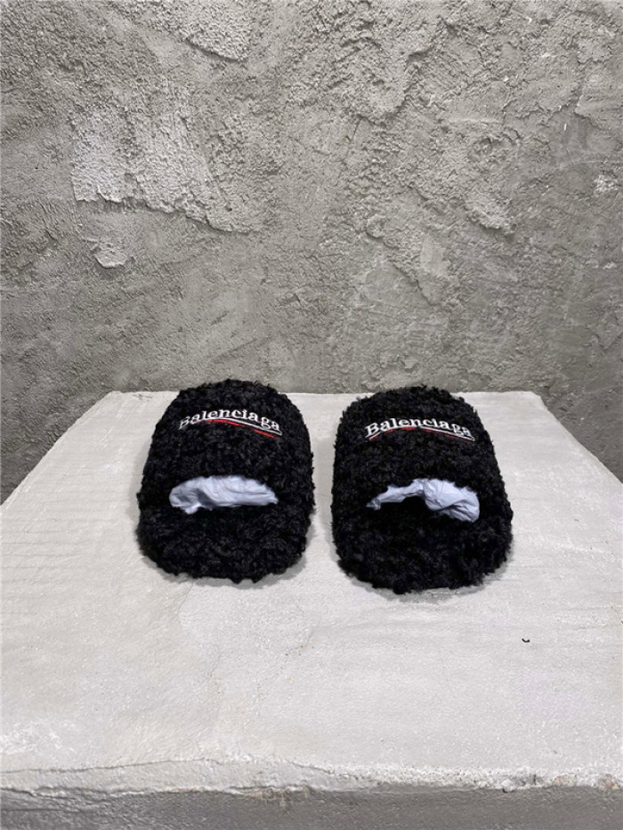 BLCG SLIPPERS