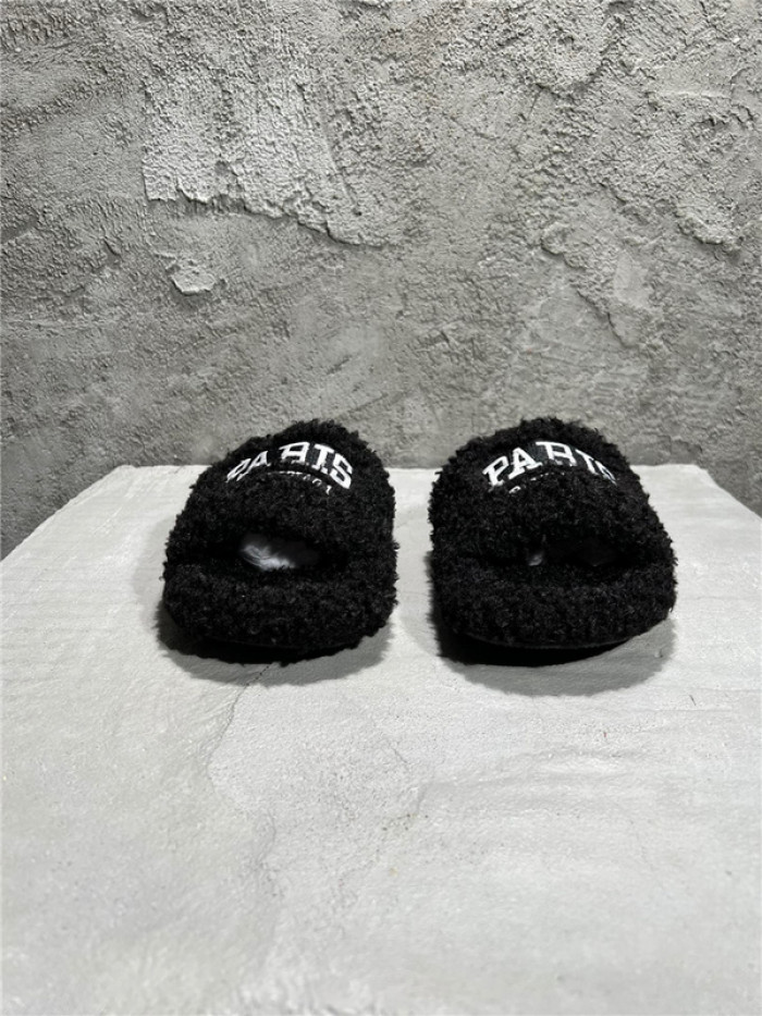 BLCG SLIPPERS