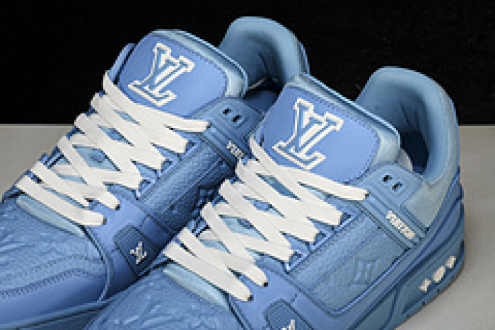 LV SNEAKER LOW  10301