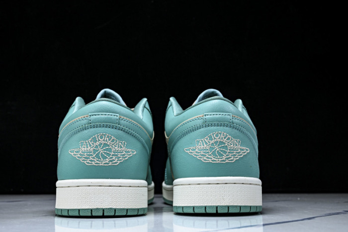 Air Jordan 1 Low  DC0774-131