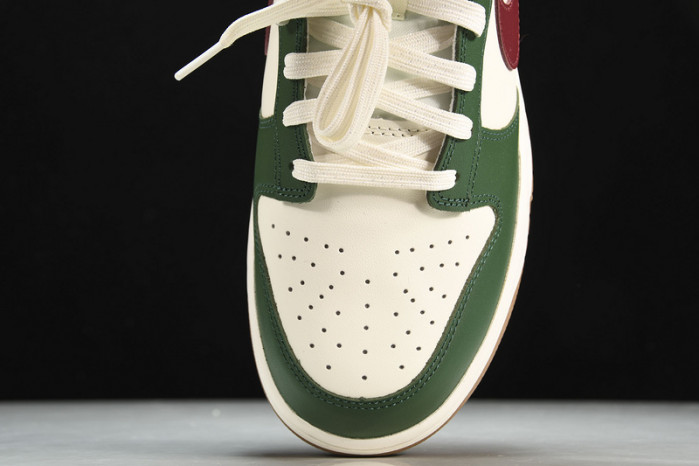 Nike SB Dunk Low "Gorge Green"  FB7160-161
