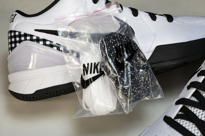 Zoom Kobe 4“Mambacita”  FJ9363-100