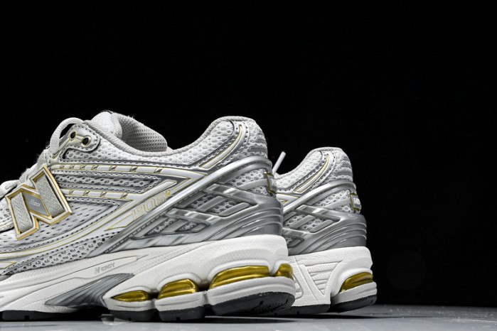 new Ba1an*e 1906r white rain cloud silver metallic m1906ri