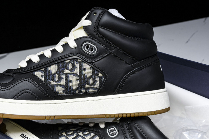 D10R B27 High Top Sneaker 10803