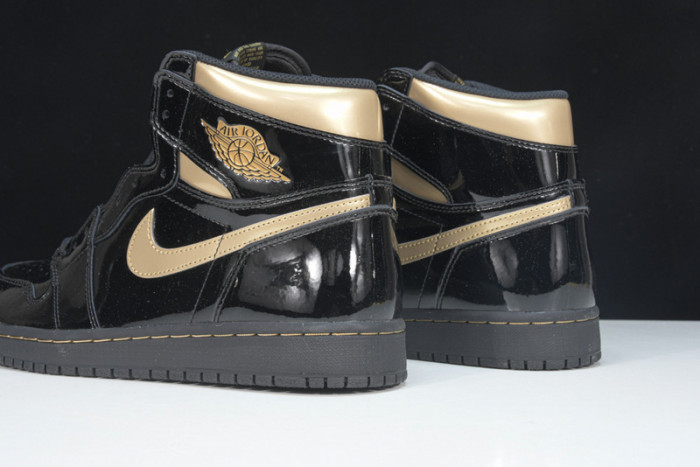 Air Jordan 1 Retro High Black Metallic Gold (2020) 555088-032