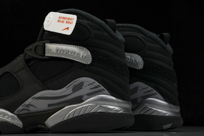 AIR JORDAN 8 RETRO  Winterized “Gunsmoke”  305381-025