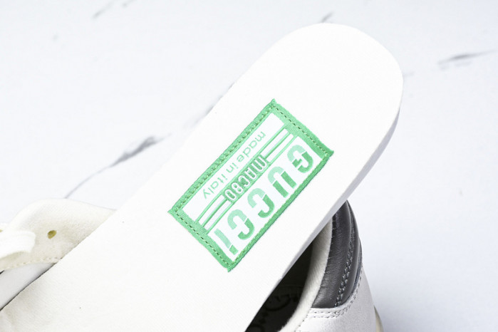 Gv*c sneaker