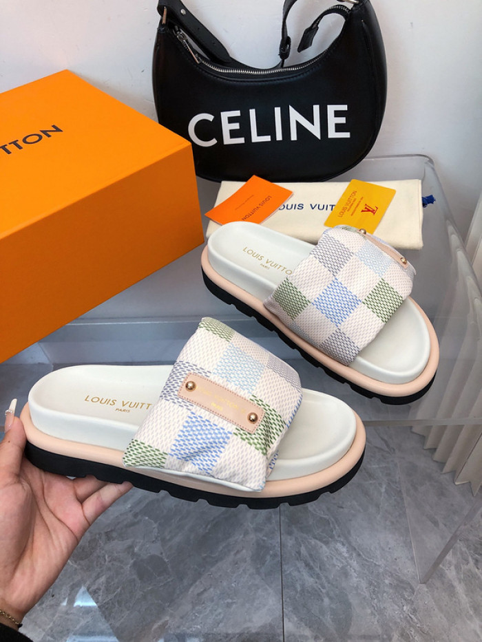 LV SLIPPERS