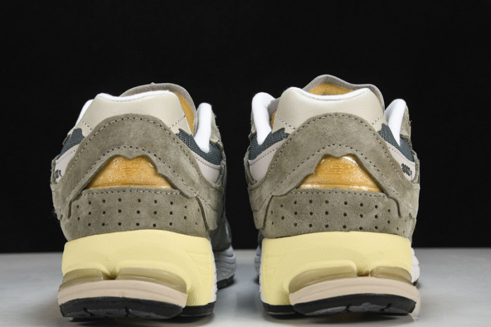 new Ba1an*e yeeshoes m2002rdd