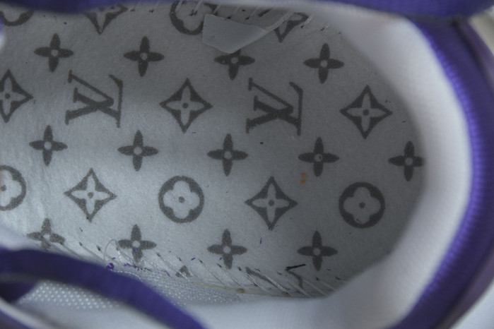 LV SNEAKER LOW YEE-009