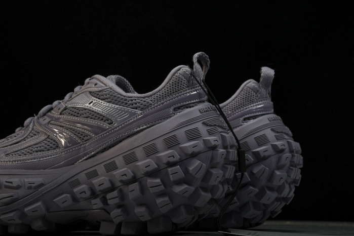 BLCG    Defender Rubber Platform Sneakers  685613 W2RAM5500