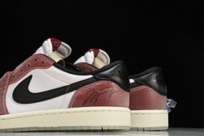 Trophy Room x Air Jordan 1 Low OG  FN0432-017