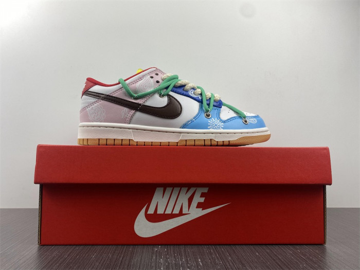 NIKE DUNK LOW SE ‘’ FREE.99
