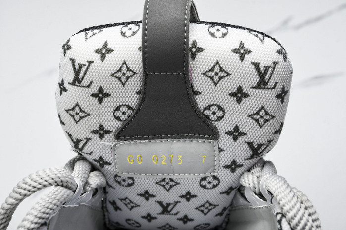 LV SNEAKER LOW 10801