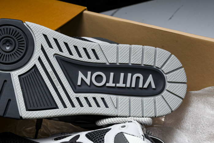 LV SNEAKER LOW 10801