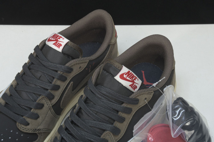 Travis Scott x Air Jordan 1 Low CQ4277-001
