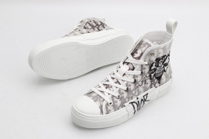 D10R B23 Oblique High Top Sneaker