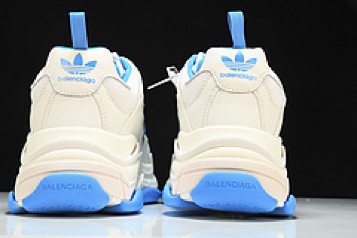 Adids x BLCG Triple W2RB1-0562