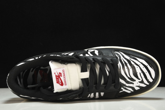 Quartersnacks x Nike SB Dunk 