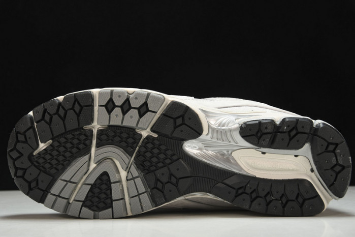 new Ba1an*e yeeshoes  ml2002ro