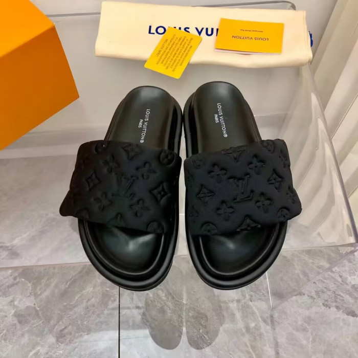 LV SLIPPERS