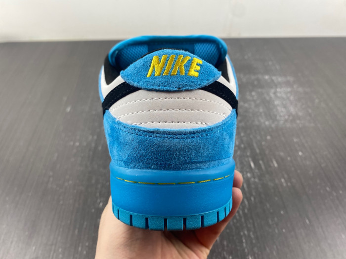 The Powerpuff Girls x Nike SB Dunk Low “Buttercup”  FZ8319-300