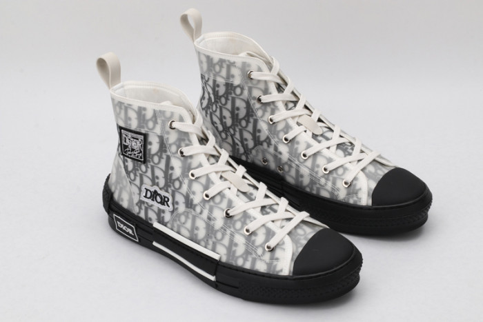 D10R B23 Oblique High Top Sneaker