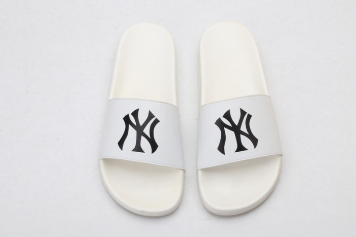 Gv*c slippers